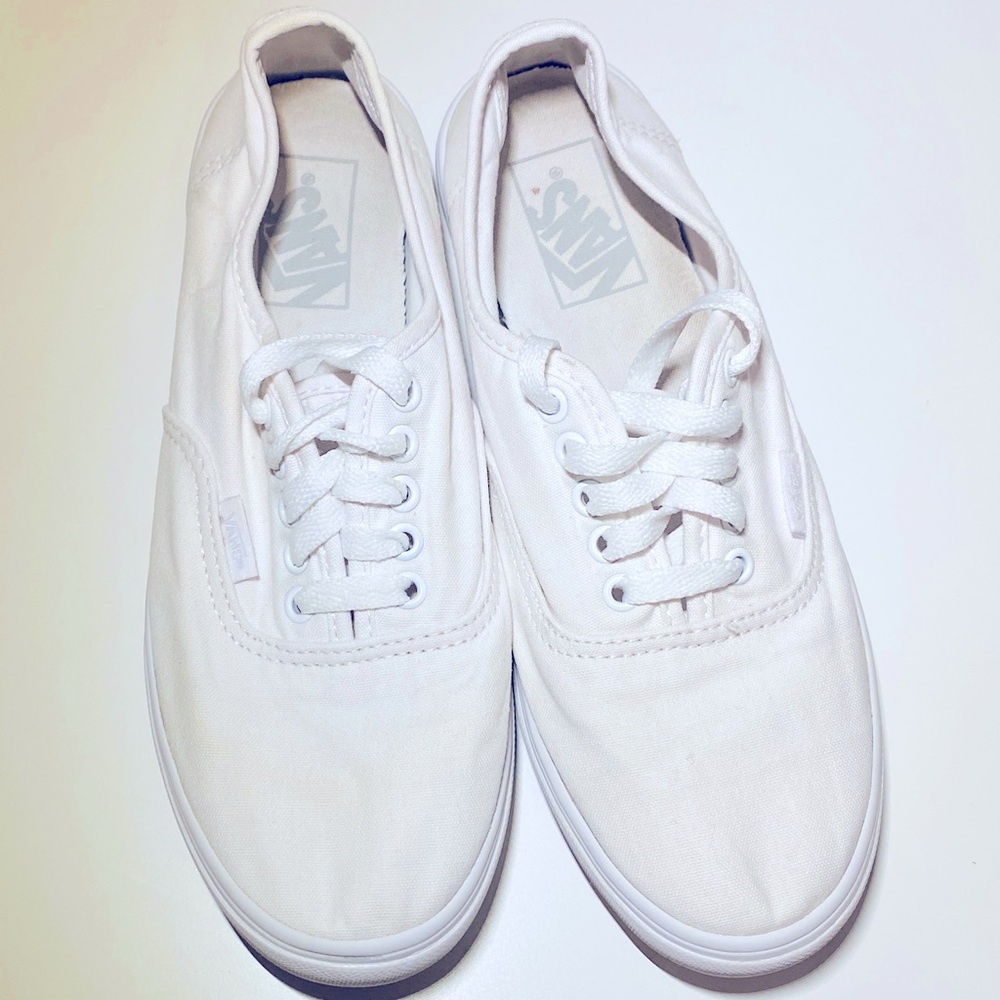 Men 6.5 /Women 8 Shoes. Vans. New.